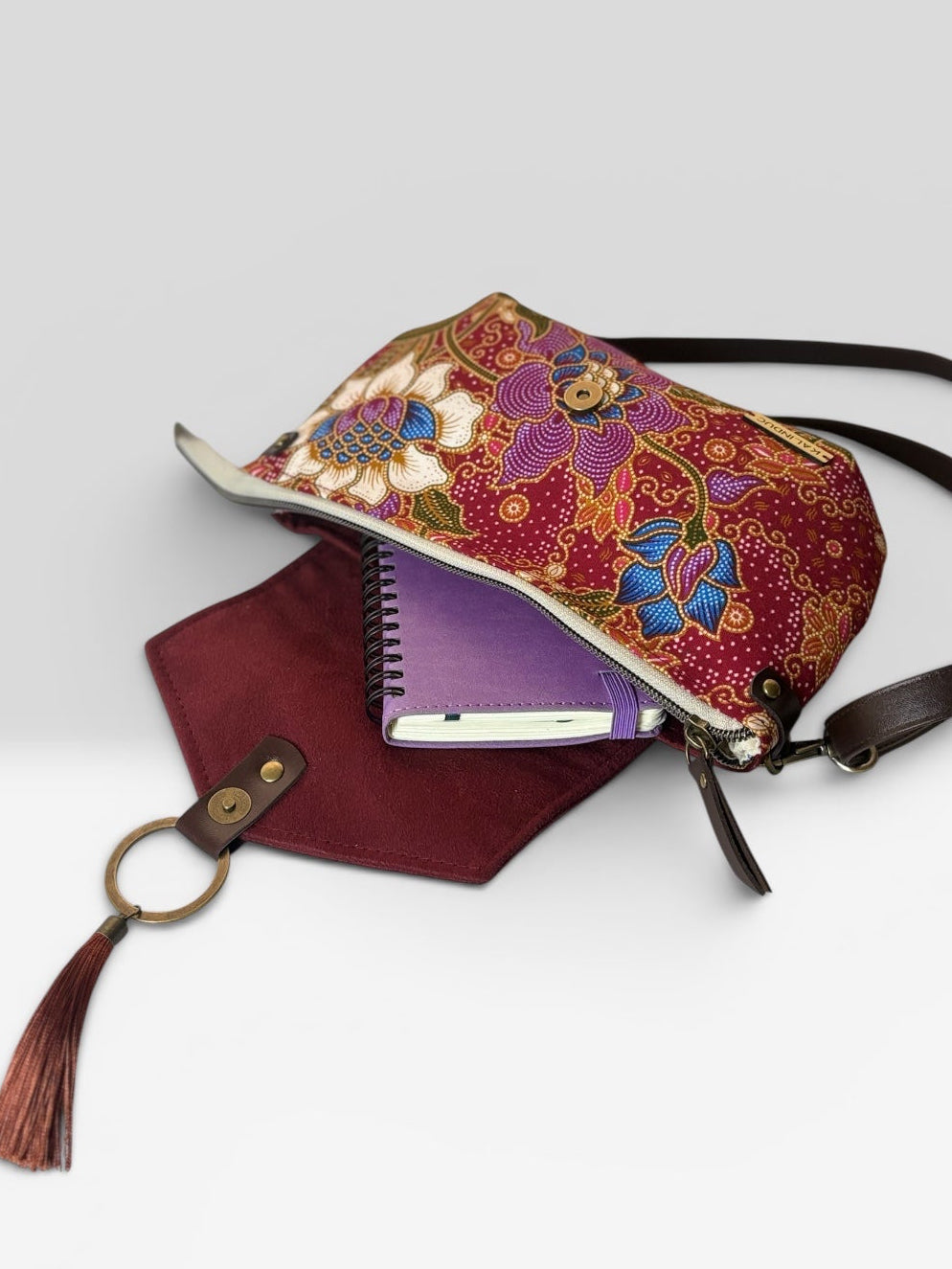 Mini Bandolera *Flor de Batik*. Pieza única hecha a mano. Num 112