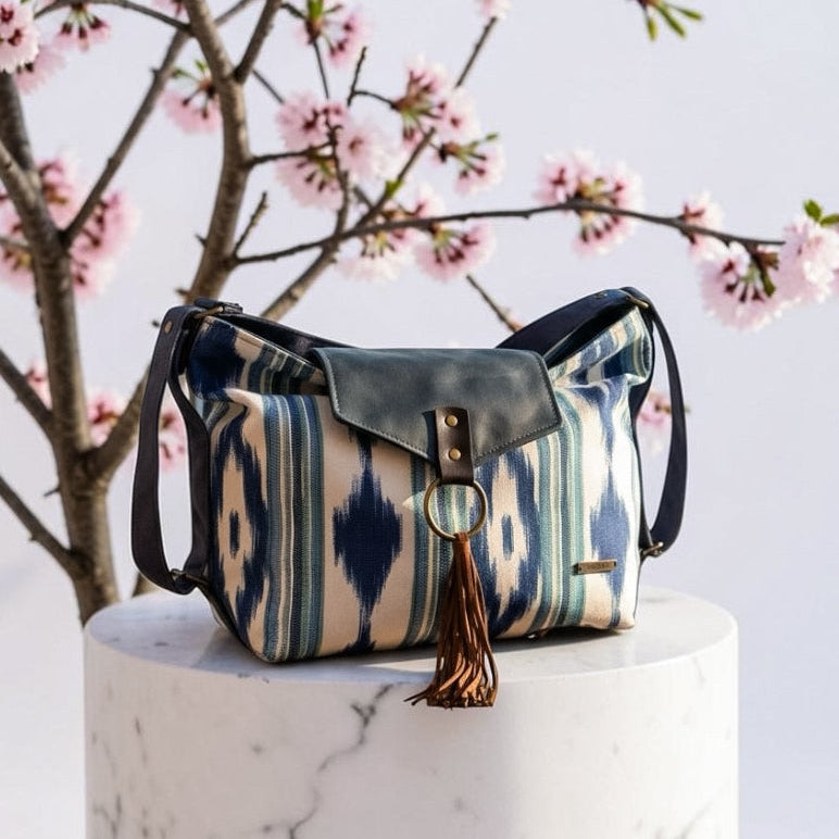 Bolso convertible en mochila *Egeo Ikat*. Pieza única hecha a mano. Num. 96