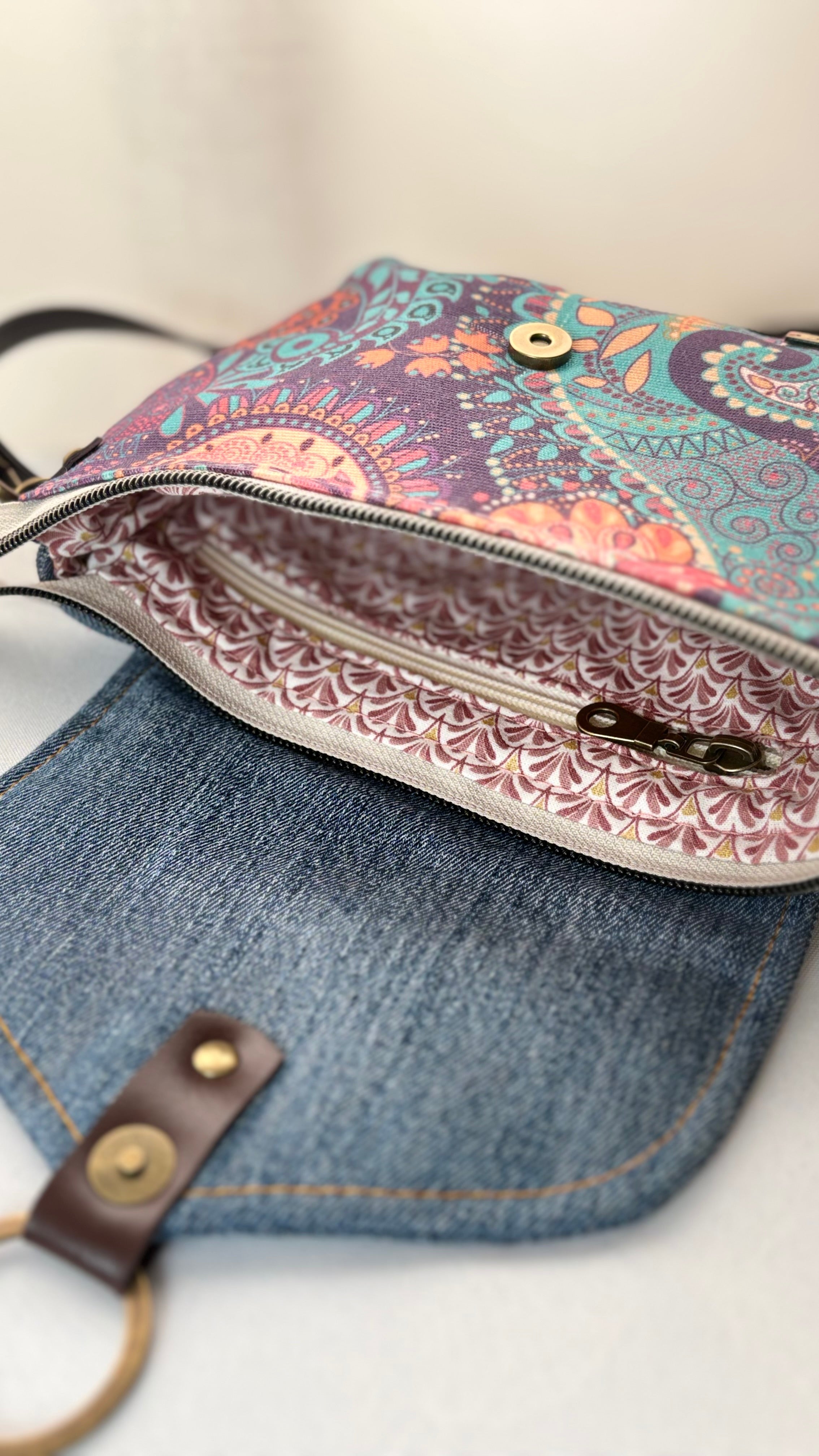 Mini Bandolera *Jeans Pasley Sunset*. Pieza única hecha a mano. Num 118