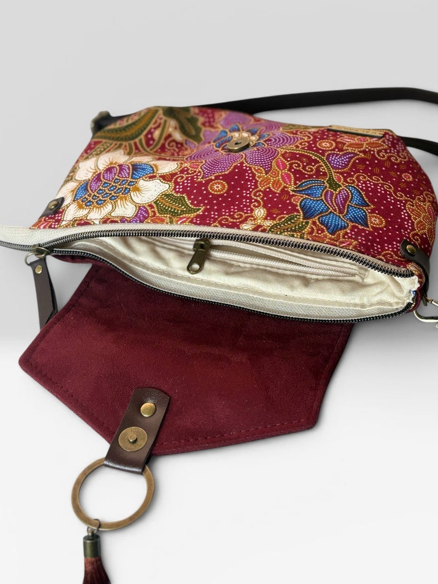 Mini Bandolera *Flor de Batik*. Pieza única hecha a mano. Num 112