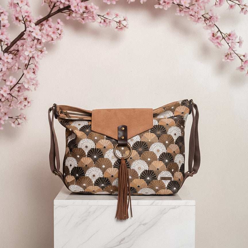 Bolso convertible en mochila *Kiku Camel*. Pieza única hecha a mano. Num 95
