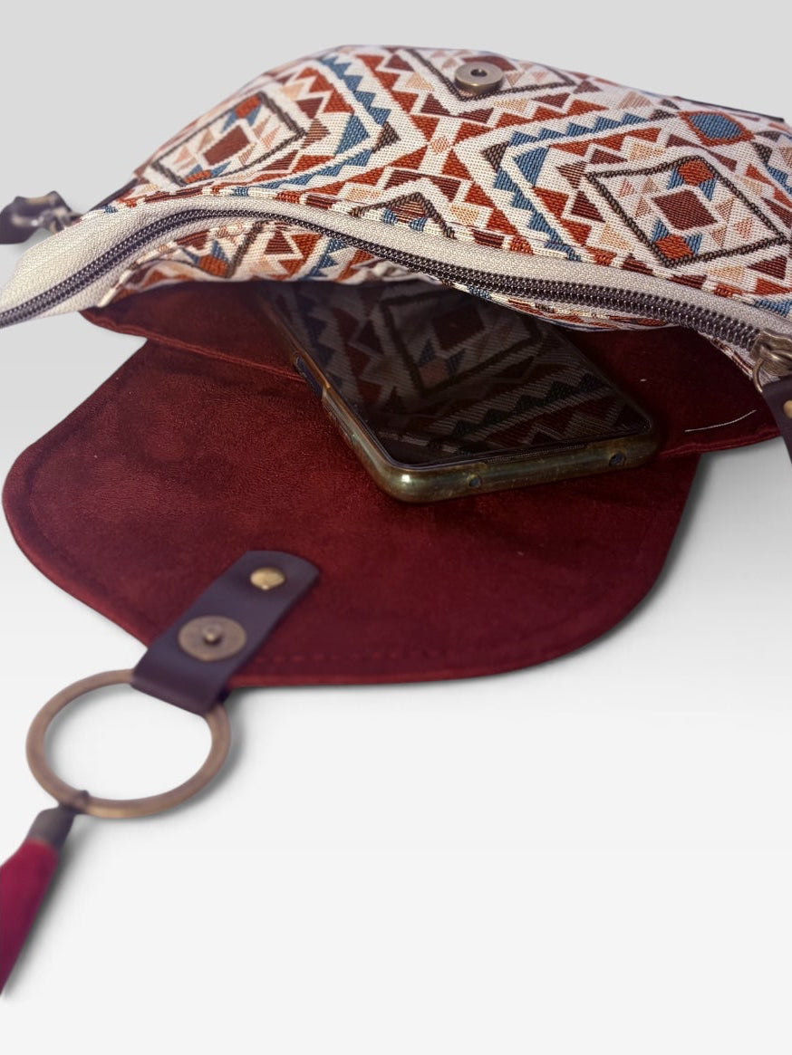 Mini Bandolera *Kilim Bordeaux*. Pieza única hecha a mano. Num 122