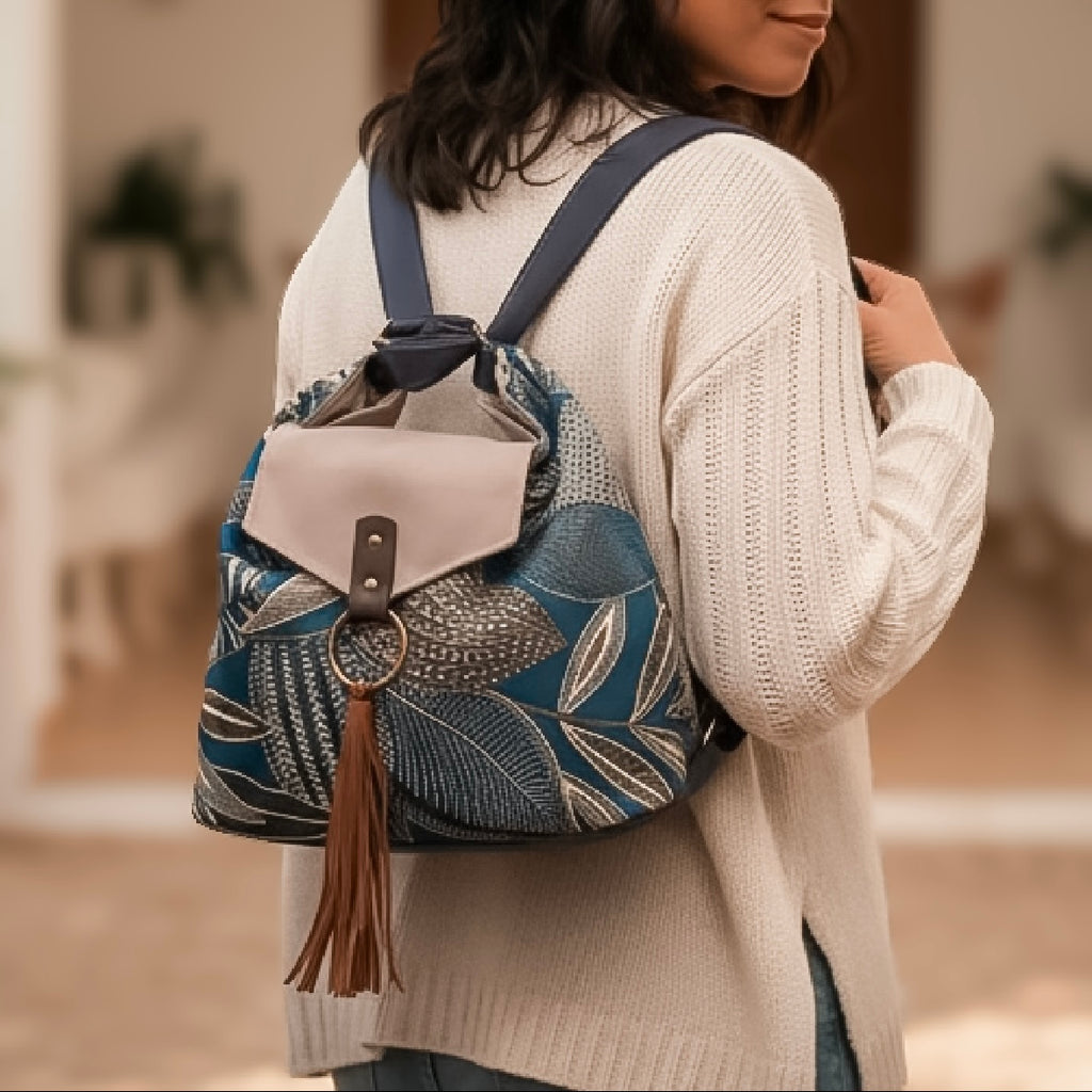 Bolso convertible en mochila *Selva Turquesa*.Pieza única hecha a mano. Num 88