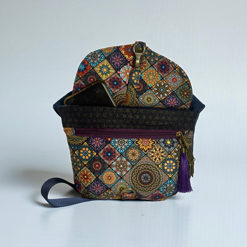 Riñonera Jeans *Mandala Bohemia*. Pieza única hecha a mano. Num 70