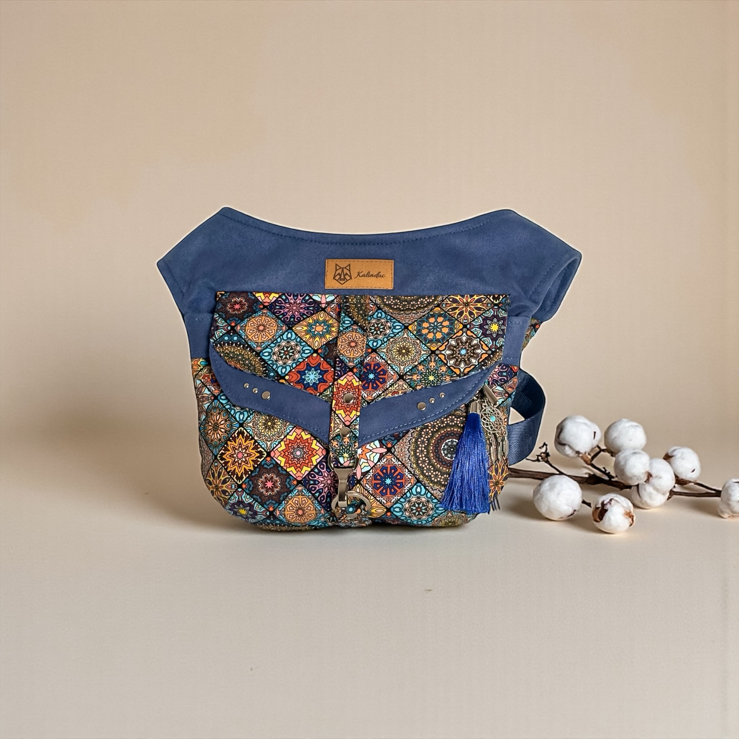 Riñonera Elegant *Mandalas & Blue*. Pieza única hecha a mano. Num 64