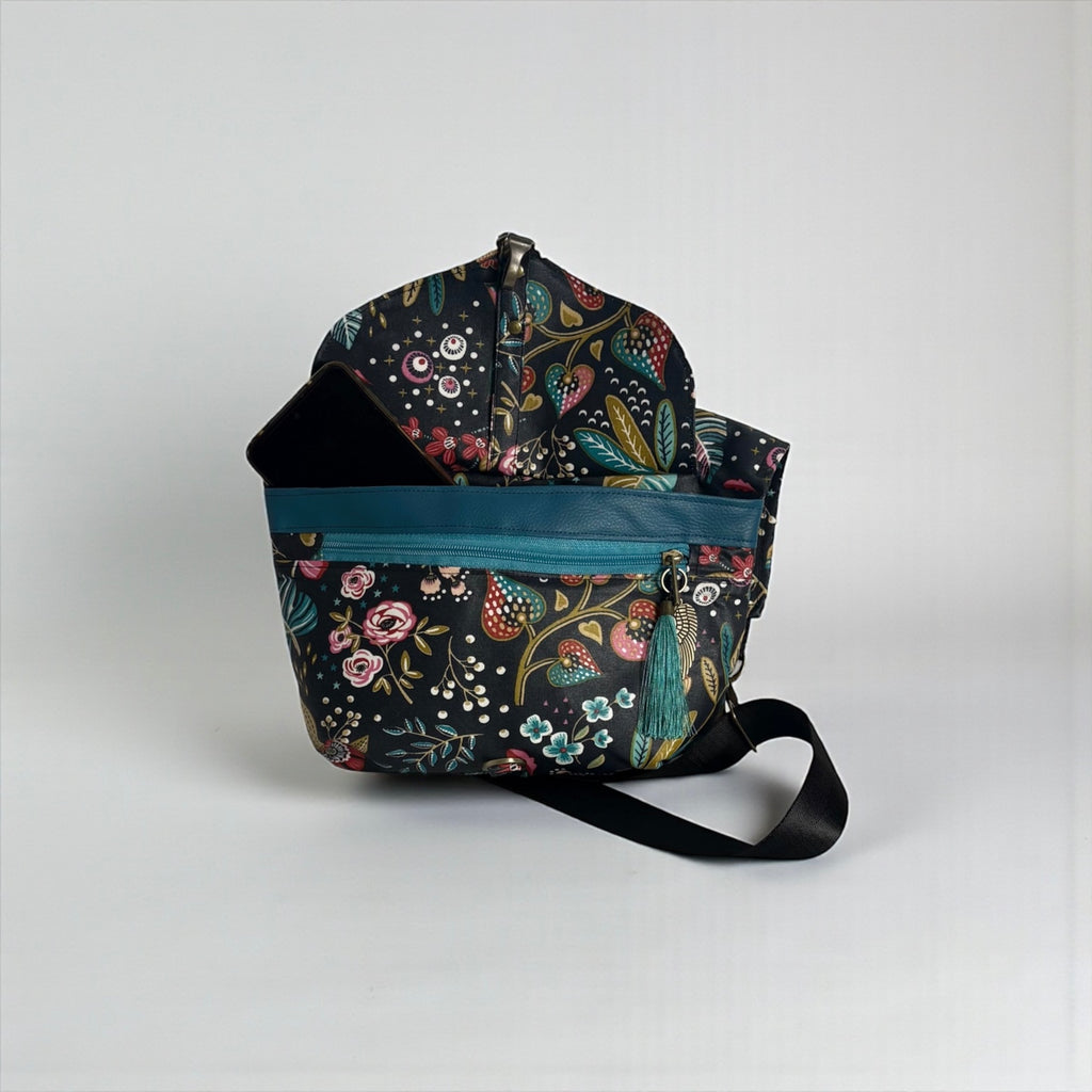 Riñonera Maxi *Midnight Garden*. Impermeable.Pieza única hecha a mano. Num. 73
