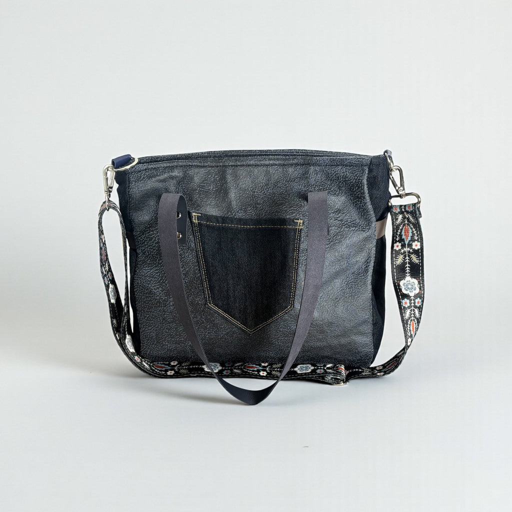 Bolso Jeans Recycled *Océano Ártico*. Pieza única hecha a mano. Num 84