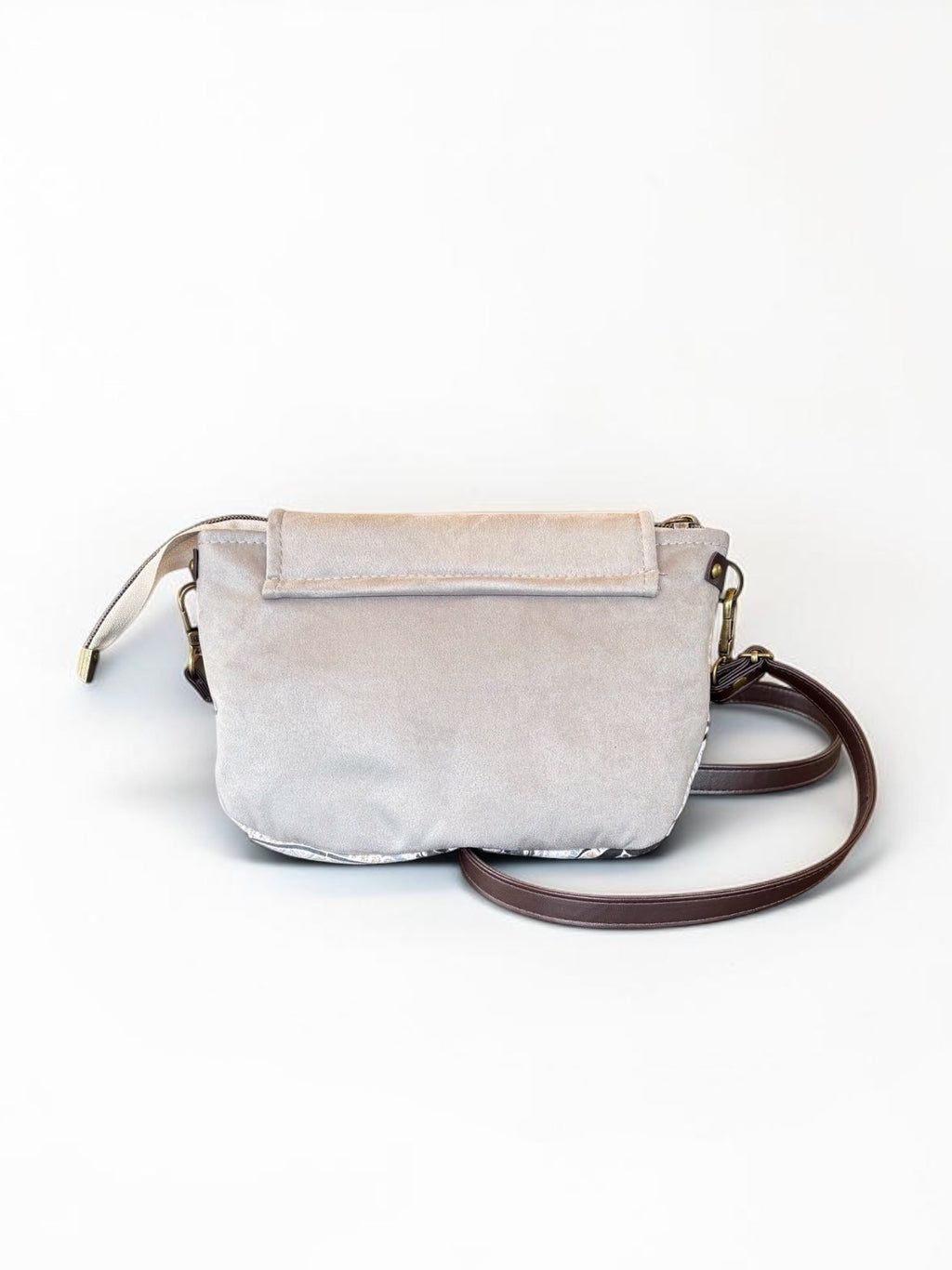 Mini Bandolera *Mandala Grey*. Pieza única hecha a mano. Num 108