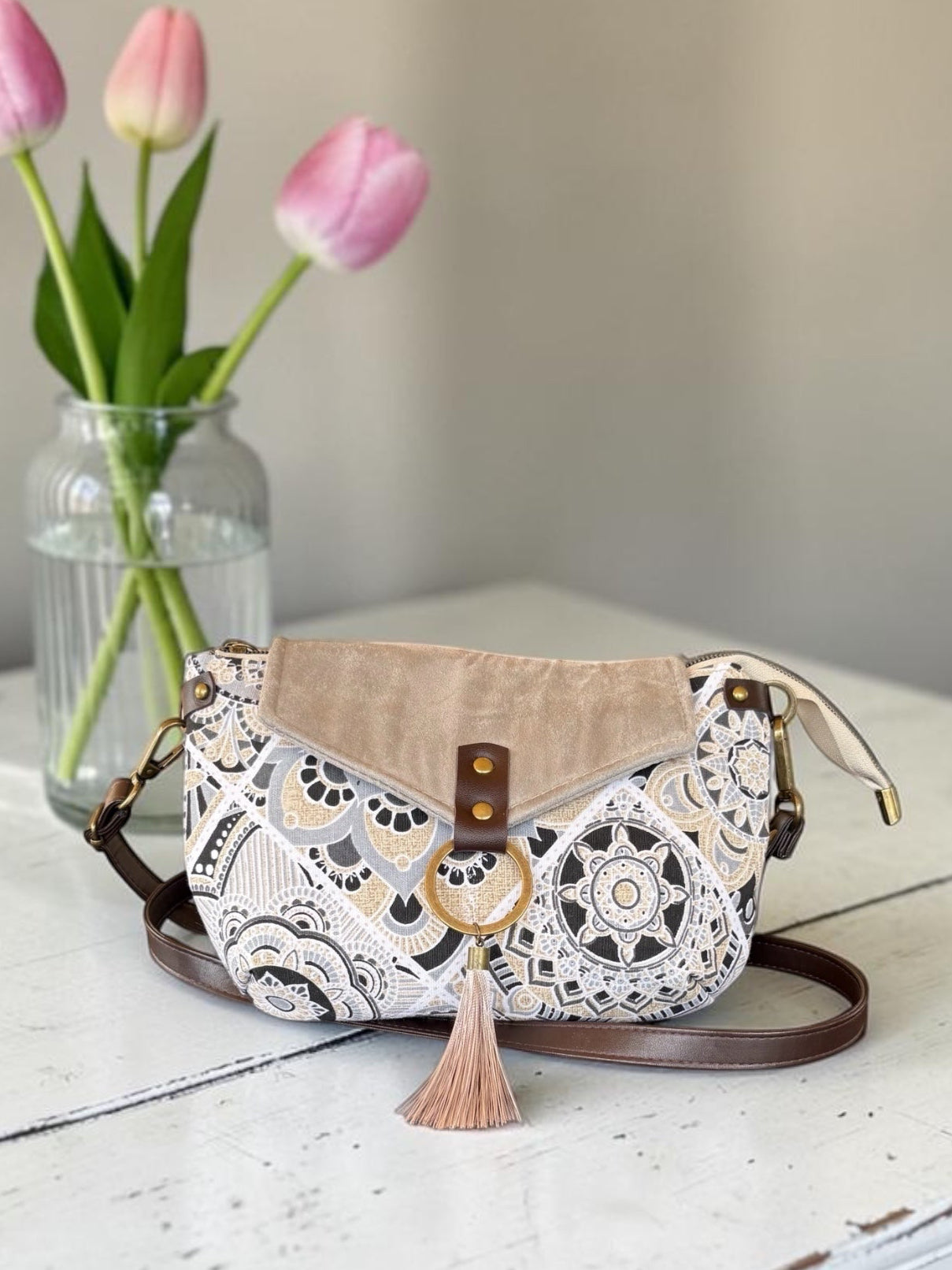 Mini Bandolera *Mandala Grey*. Pieza única hecha a mano. Num 108